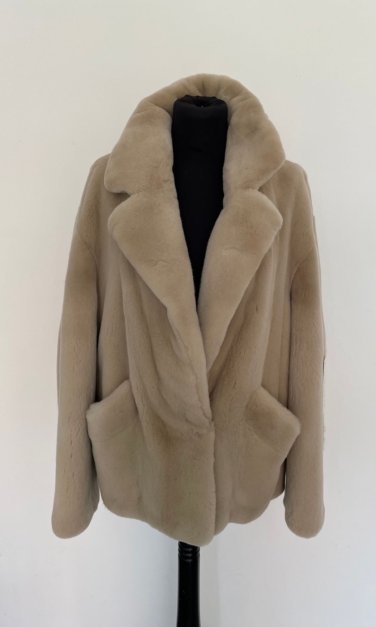 Pelzmantel aus der Winterkollektion (Nr. 18)