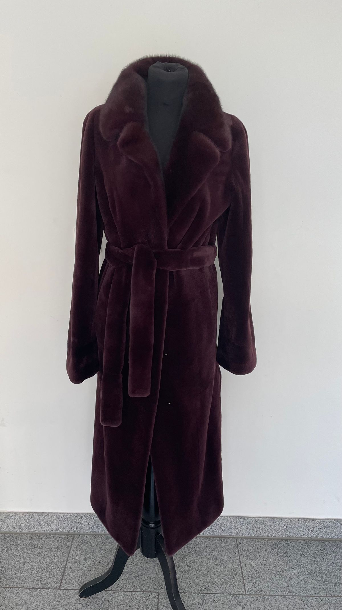 Pelzmantel aus der Winterkollektion (Nr. 27)