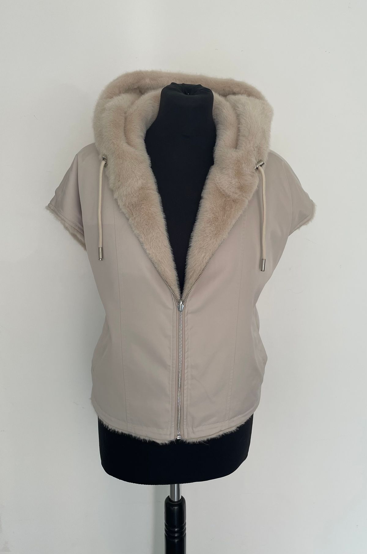 Pelzmantel aus der Winterkollektion (Nr. 6)